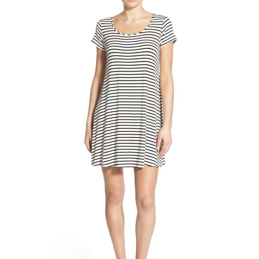 Socialite Cross Back Shift Dress Small Mini White Black Striped Short Trapeze